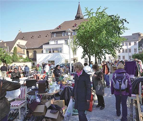 Auf den Flohmärkten in Ehrenbreitstein kann für jeden Anlass gestöbert werden.  privat