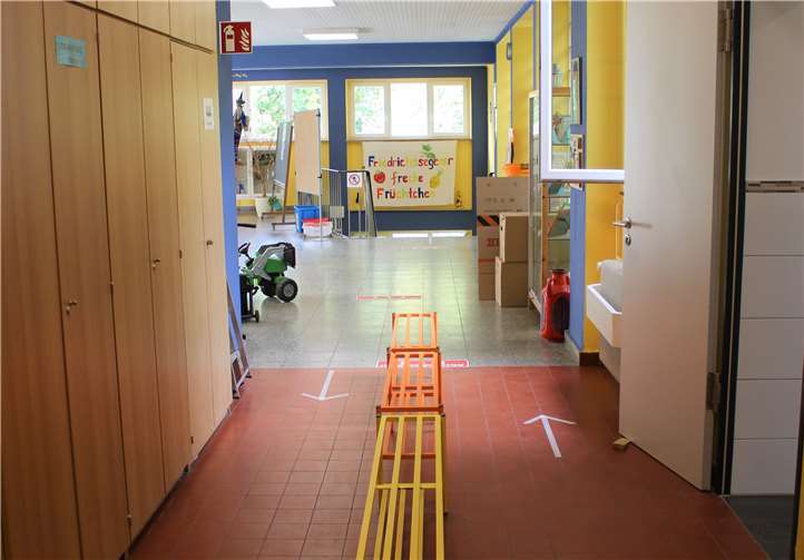 Auf den Fluren herrscht die „Einbahnstraßenregelung“.