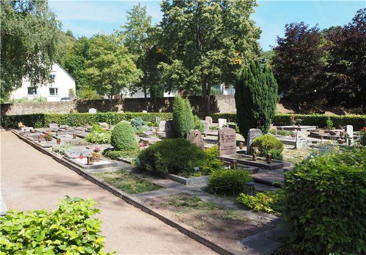 Auf den Lahnsteiner Friedhöfen sind Grabsteine aus ausbeuterischer Kinderarbeit verboten. Foto: Stadtverwaltung Lahnstein