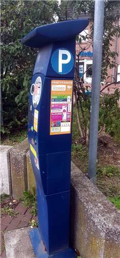 Auf den Parkscheinautomaten fehlt der Hinweis zur digitalen Bezahlmöglichkeit. Foto: privat