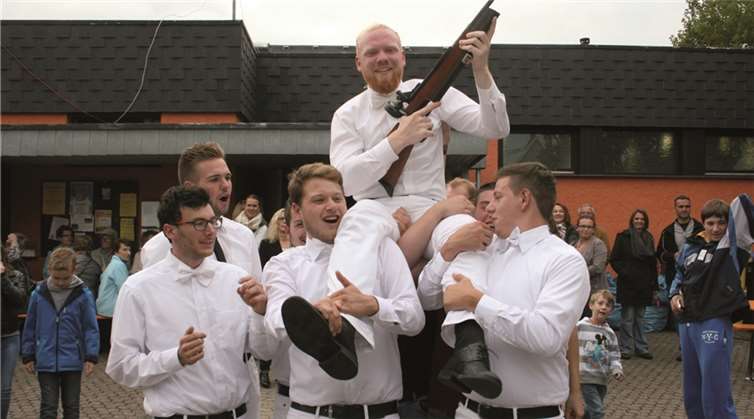 Aaron Lang ist neuer Junggesellenschützenkönig 