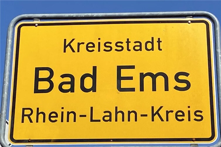 Auf den Spuren der Vergangenheit und im Heute ist die Kolpingfamilie Lahnstein, St. Martin bei einer Stadtführung durch Bad Ems.
