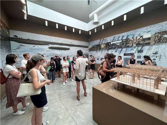 Auf der 18. Architektur-Biennale. Foto: Prof. Georg Poensgen