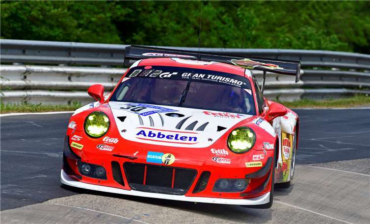 Auf der 9. Position überquerte der Frikadelli Porsche die Ziellinie.