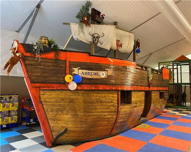 KinderpaAHRadies: Ein neuer Spielplatz für die Kids im Ahrtal Auf der Ahrche darf getobt werden. Foto: SN