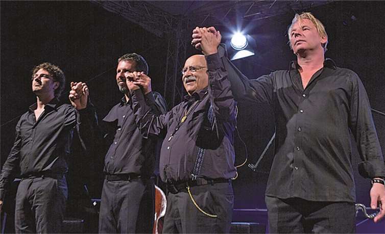 Auf der Bühne des Fort Konstantin boten Feidman und Becker eine atemberaubende Aufführung.P!ELmedia