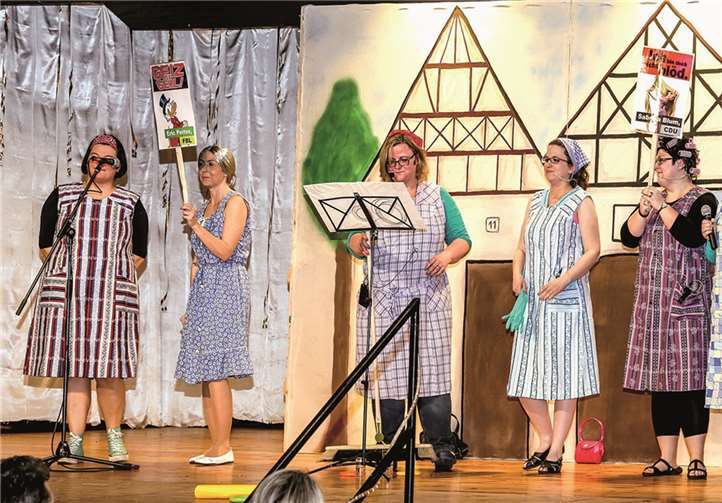 Auf der Bühne ging es lustig zu.