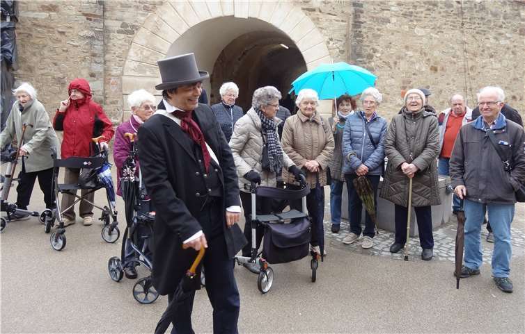 Auf der Festung Ehrenbreitstein wurden die 555er-Senioren in kleinen Gruppen von Schauspielern durch die Anlage geführt. privat