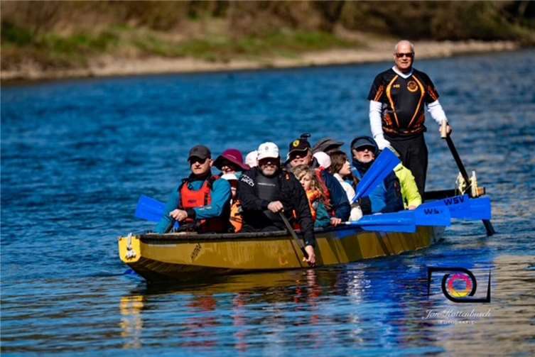 Saisonstart mit Segen, Spiel und Sport Auf der Mosel wurde bei bestem Wetter gepaddelt.