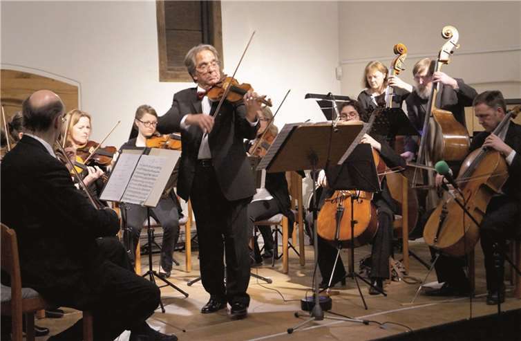 Auf der Solo-Violine brillierte Sedat Sen gleich bei mehreren Stücken.