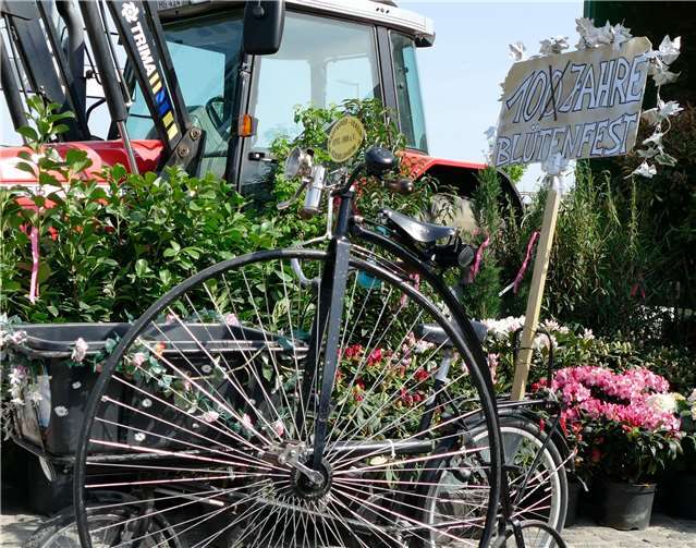 Auf der Tour durfte man dieses Hochrad samt Fahrer Klaus Flunkert in Aktion erleben.