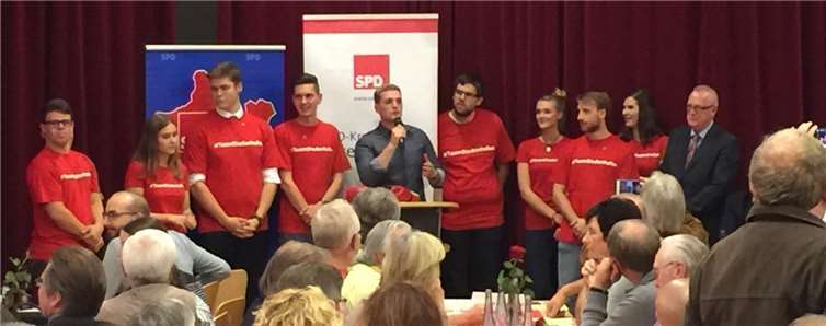 Auf der Wahlkreiskonferenz präsentierte der junge Kandidat seine politischen Schwerpunkte und Zielvorstellungen.privat