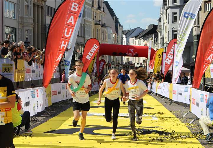 Auf der Zielgeraden bei strahlendem Sonnenschein.