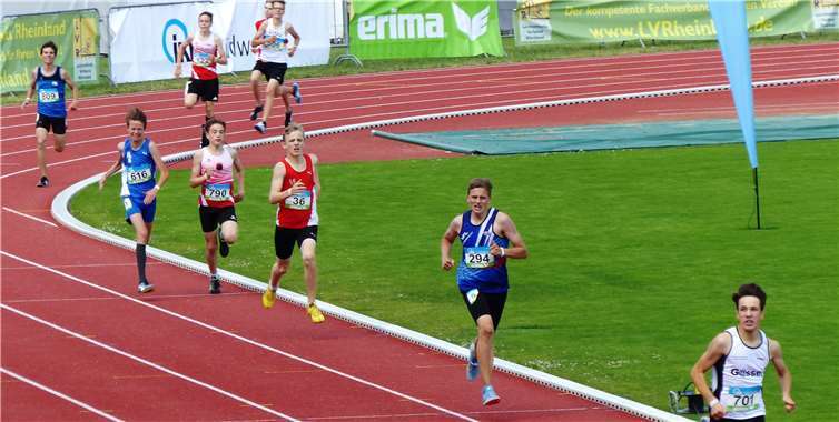Auf der Zielgeraden des 800 m-Laufes mit Lennart Mohr (790).Foto: privat