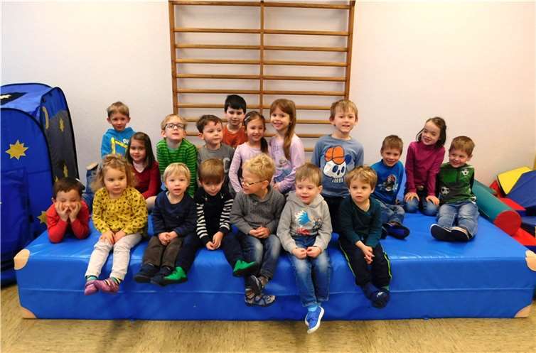 Auf der neuen Turnmatte lässt es sich gut toben.privat