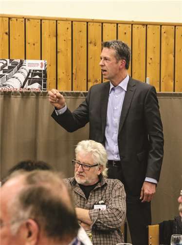 Auf die Fragen der Diskussionsteilnehmer gab es nur wenige befriedigende Antworten.   