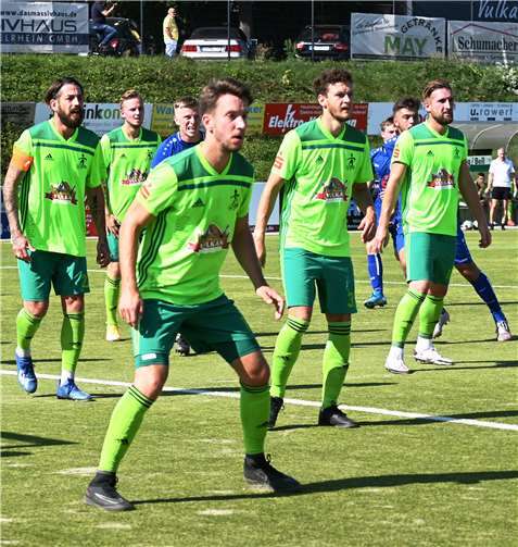 Auf die Spieler der SG Eintracht Mendig/Bell (von links Florian Schlich, Niklas Heinemann, Manuel Oster, Milan Rawert und André Marx) warten anstrengende Tage: In der zweiten Runde des Rheinlandpokals geht es am Mittwoch gegen den Ahrweiler BC, am Sonntag in der Meisterschaft gegen die SG 99 Andernach. Foto: SK