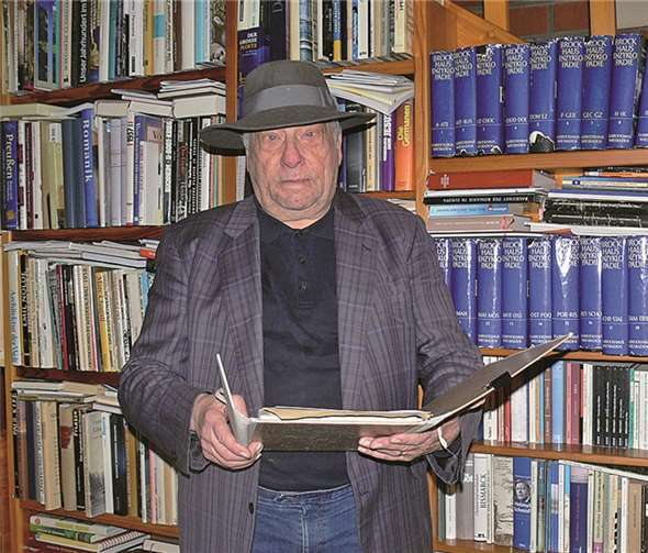 Auf die Versammlungen und Referate bereitet sich Vorsitzender Dieter Rumpenhorst immer akribisch vor. TE