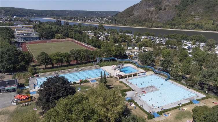 Auf diese Nachricht haben Schwimmbad-Fans lange gewartet.  Foto: Dan Hummel