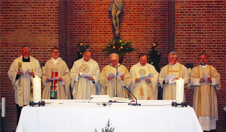Auf ein volles Gotteshaus konnte Franz Lurz vom Altar aus bei seinem Priesterjubiläum blicken.
