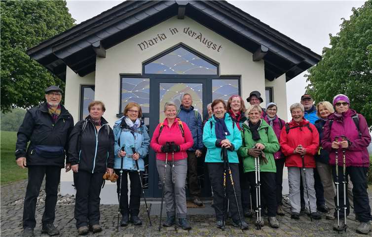 Auf eine etwa 14 Kilometer lange Wanderung begaben sich Mitglieder des Eifelvereins Andernach. Foto: privat