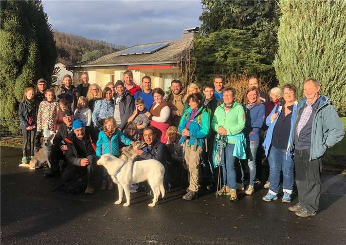 Auf eine gelungene Wanderung blicken die Teilnehmer der Winterwanderung zurück. Foto: Roland Schmitz