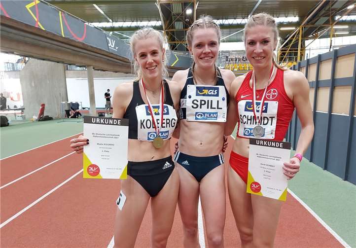 Auf eine richtige Siegerehrung mussten sie verzichten, Medaillen und Urkunden gab es trotzdem für Majtie Kolberg, Tanja Spill und Sarah Schmidt. Foto: privat