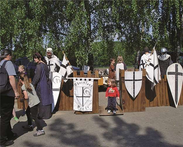 Auf einem Mittelalterfest darf eine Burg selbstverständlich nicht fehlen. Privat