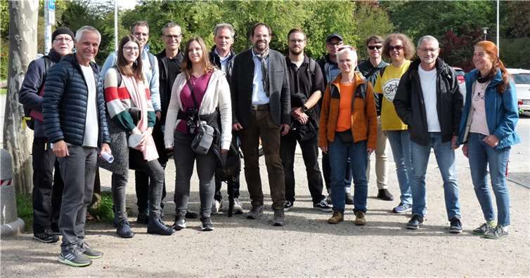 Auf einem Rundgang durch die hessische Großstadt besichtigte die Koblenzer Delegation 13 ausgewählte Radverkehrsanlagen bzw. -projekte, die von der Idee bis zur Realisierung von den Gastgebern detailliert erläutert wurden. Quelle: Stadt Koblenz