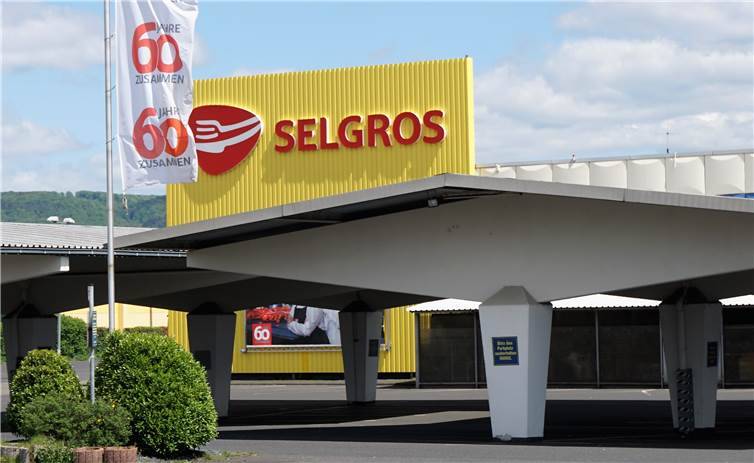 Auf einer Betriebsversammlung wurde 90 Mitarbeitern am Freitag die Schließung von Selgros zum 31.12.2019 mitgeteilt. Fotos: FF