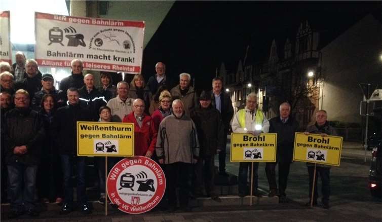 Auf einer Demo gegen den Bahnlärm in Neuwied bezogen engagierte Bürger Stellung. privat