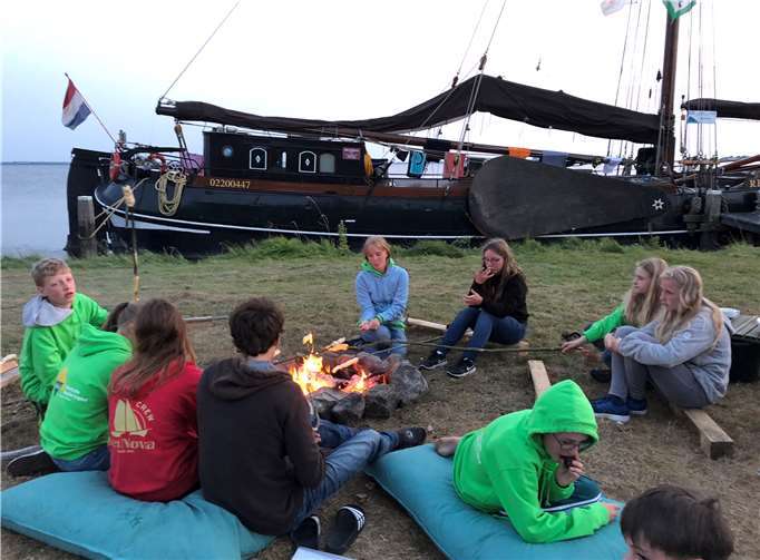 Auf einer unbewohnten Insel gab esGitarrenklänge am Lagerfeuer.Foto: privat