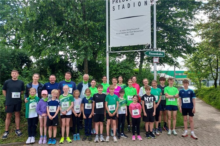 Auf geht’s! Motivierte Laufgruppe am Start