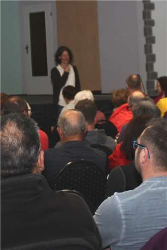 Auf große Resonanz stießen der Vortrag der Diplom Landschaftsarchitektin und Hobby-Imkerin Maike Frings aus Mendig. Fotos: Wählergruppe Zepp