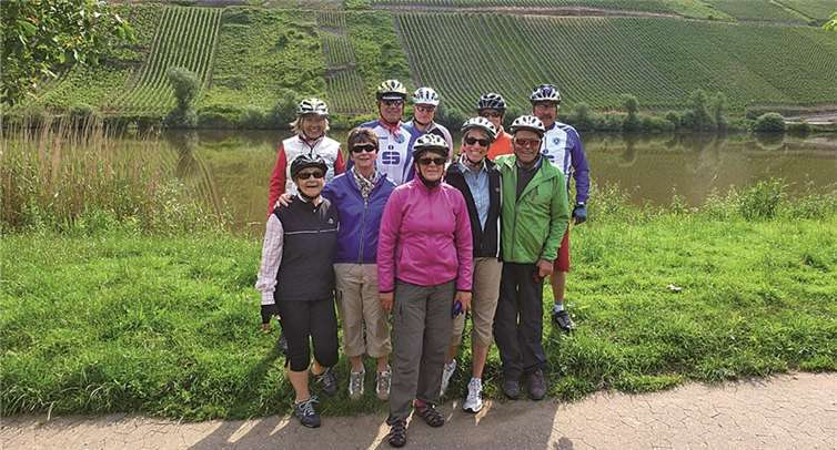 Auf ihrer diesjährigen Radtour erkundete eine Gruppe des Andernacher Skiclubs einige Städte an Saar und Mosel. Ansonsten ging es an wunderschönen Flusslandschaften mit kleinen Orten und Weinbergen vorbei. privat