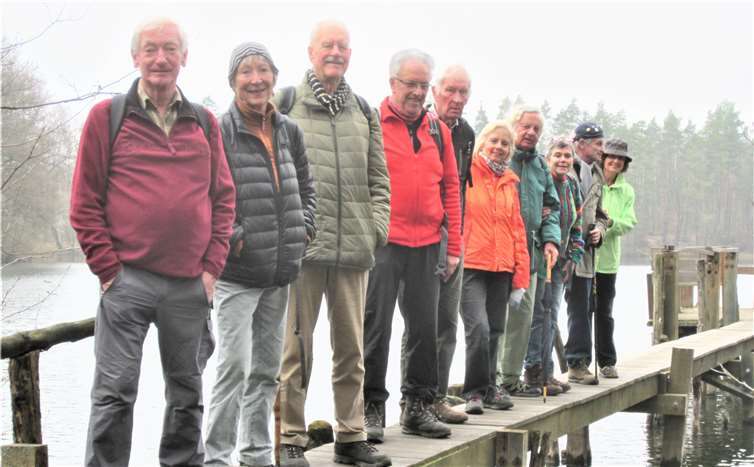 Auf schwankendem Steg über dem Pingsdorfer See.Foto: privat