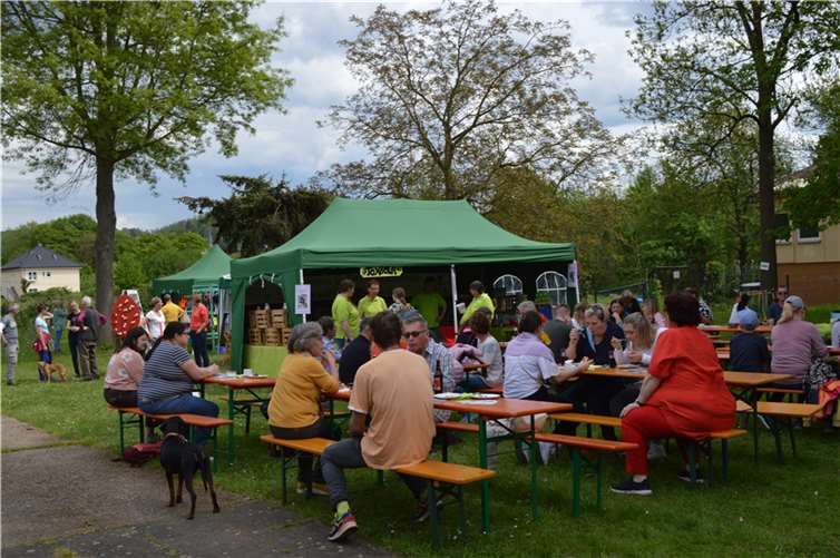 Auf sehr große Resonanz stieß am Sonntag das Frühlingsfest, zu dem das Tierheim Remagen und der Tierschutzverein für den Kreis Ahrweiler um Vorsitzenden Claus Krah erstmalig auf den Kripper Schützenplatz eingeladen hatte. Fotos: AB