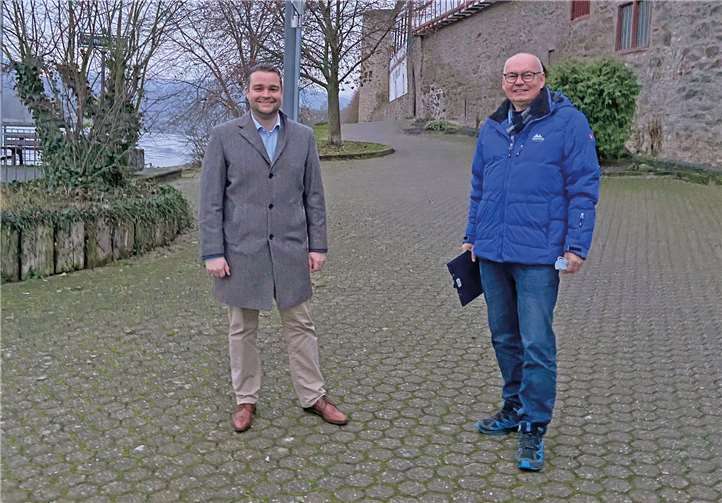 Auf seiner Tour durch den Wahlkreis 12 besuchte kurz vor Weihnachten der CDU-Landtagskandidat Torsten Welling aus Ochtendung Rhens.Foto: privat