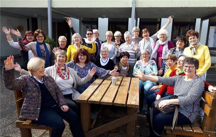 Auf solch ein Zusammensein "wie in alten Zeiten" hoffen die Frauen des Chors auch wieder für 2021. Foto: privat