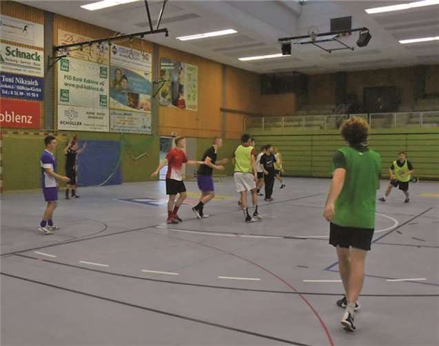 Auf ungewohntem Terrain bewegten sich die Fußballer der SG 2000 Mülheim-Kärlich. privat