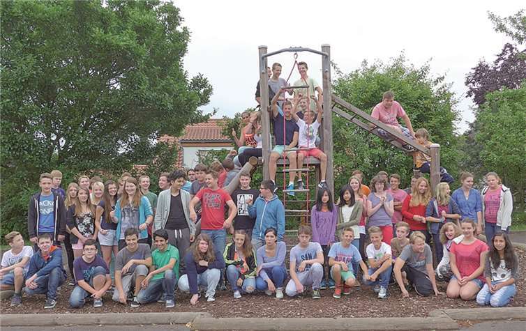 Auf unterschiedlichen Wegen engagierten sich die Schüler der Realschule plus in Niederzissen und konnten so am Ende einen Betrag von 1800 Euro erwirtschaften.privat