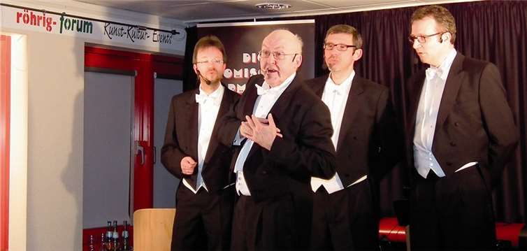 Auf witzige Art und Weise rechneten die Musiker mit Politikern und prominenten Gästen ab. Privat