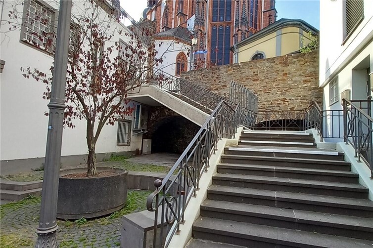 Aufgang von der Dr.-Erich-Franke-Gasse zum Michaelshof