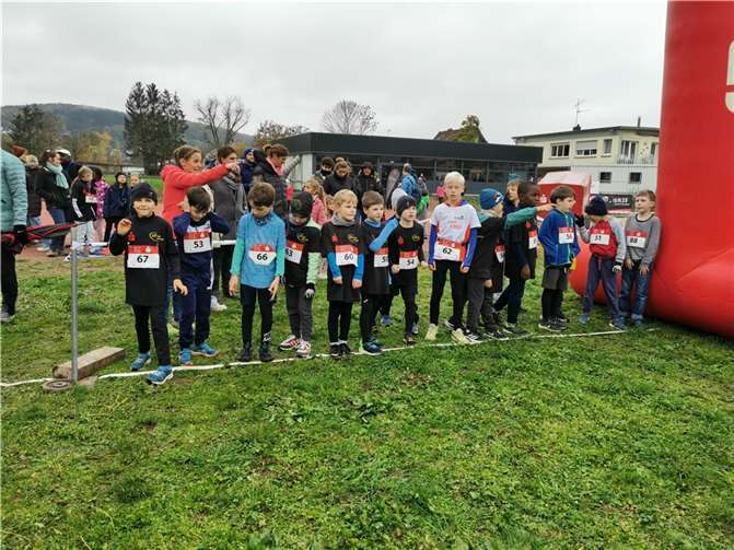 Aufgeregtes Starterfeld der männlichen U8 und U10. Foto: privat