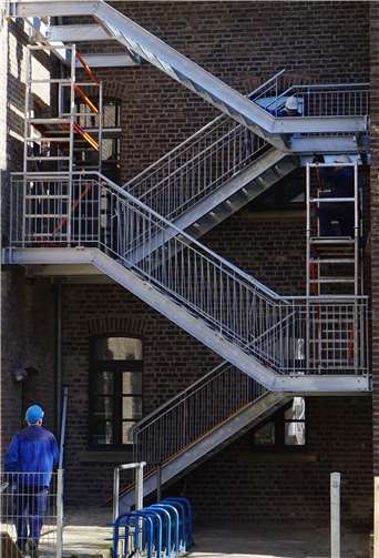 Aufgrund der Bestimmungen des Brandschutzes und den Anforderungen der Unfallkasse Nordrhein-Westfalen musste für die zukünftige Nutzung des Alten Klosters ein neuer zweiter Rettungsweg hergestellt werden. Foto: privat