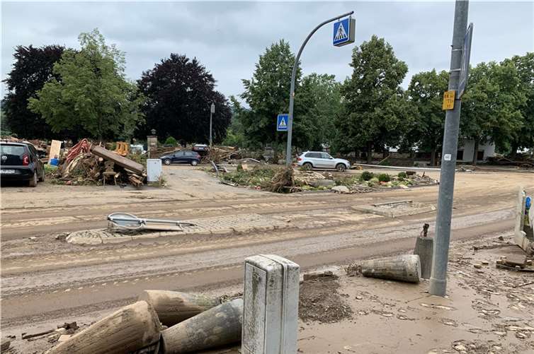 Aufgrund der Einschätzung der Wetterlage durch den Deutschen Wetterdienst DWD  bietet der Katastrophenschutz bei Bedarf Unterkünfte für betroffene Bürger des Hochwassergebietes in Grafschaft Leimersdorf an. Foto: ROB