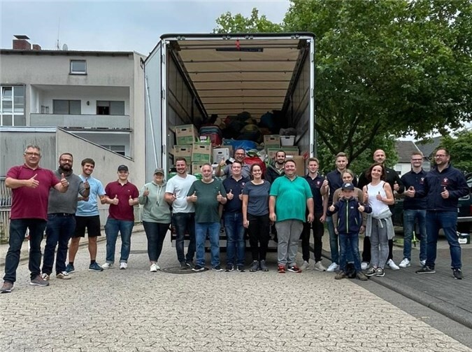 Aufgrund der hohen Anzahl von Sachspenden wurde ein Sattel-Auflieger der Firma JACO Logistik GmbH & Co. KG geordert.Foto: privat
