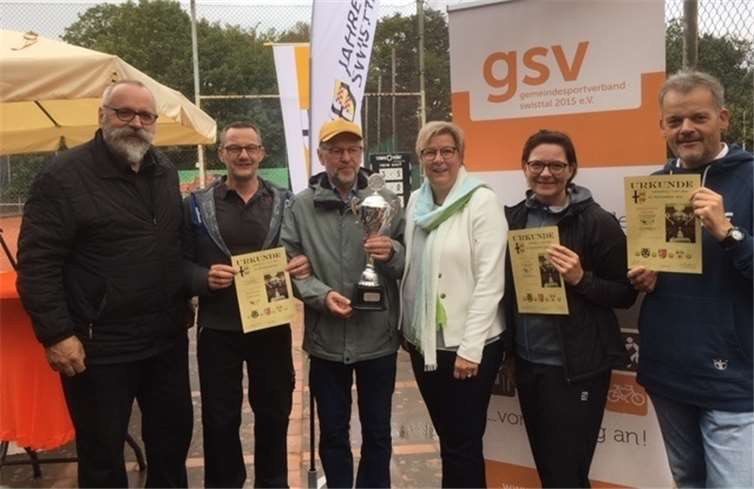 Aufgrund des Regens fand die Siegerehrung eine Stunde früher statt. Foto: privat