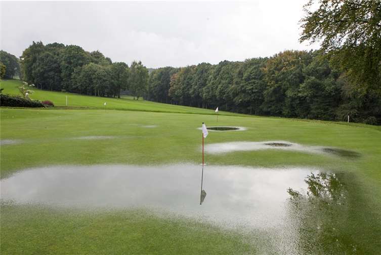 Aufgrund des schlechten Wetters mussten die Meisterschaften verschoben werden.