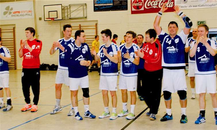 Aufgrund einer sehr guten zweiten Halbzeit konnten die Spieler aus Urmitz am Ende jubeln. privat